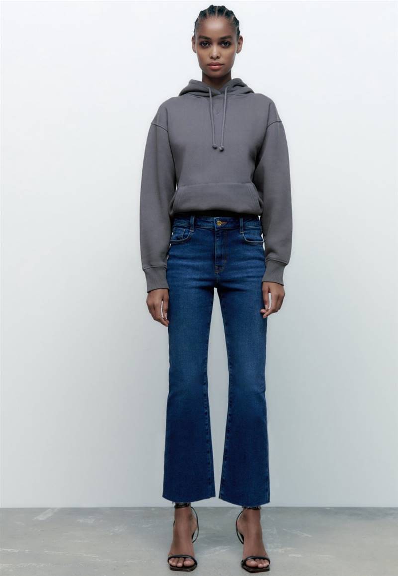 Ankle-length flared jeans
