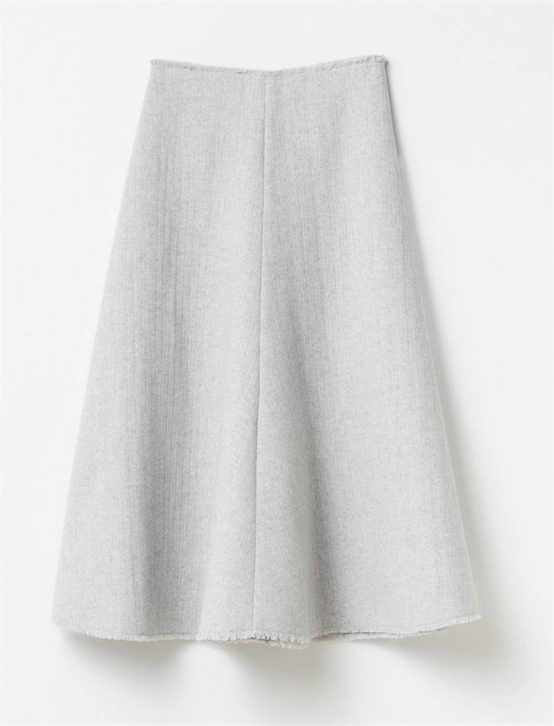 Sfera's flared skirt