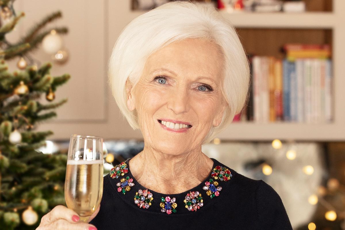 Exclusive Mary Berry’s Ultimate Christmas Clip: Learn how to make Mary Berry’s favorite holiday filling

+2023