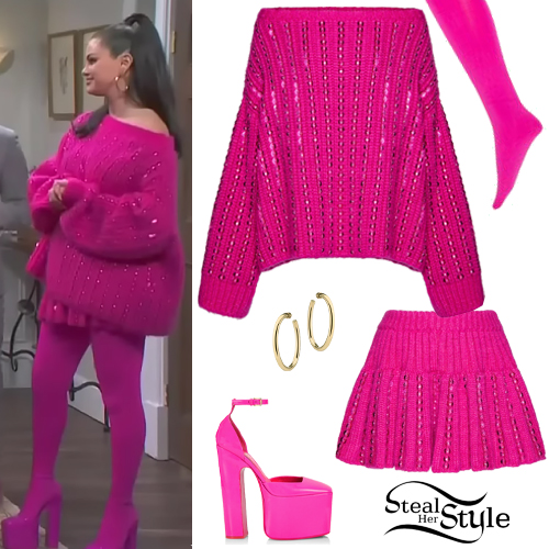 Selena Gomez: SNL Pink Outfit

+2023