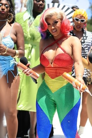 West Hollywood, CA - Cardi B gives out Mocha Whipshots at the Pride Parade in West Hollywood.Credit: Cardi BBACKGRID USA 5 JUNE 2022 BYLINE MUST READ: TheHollywoodFix.net / BACKGRIDUSA: +1 310 798 9111 / usasales@backgrid.comUK: + 44 208 344 2007 / uksales@backgrid.com*UK Clients - Pictures Containing ChildrenPlease Pixelate Face Before Publishing*