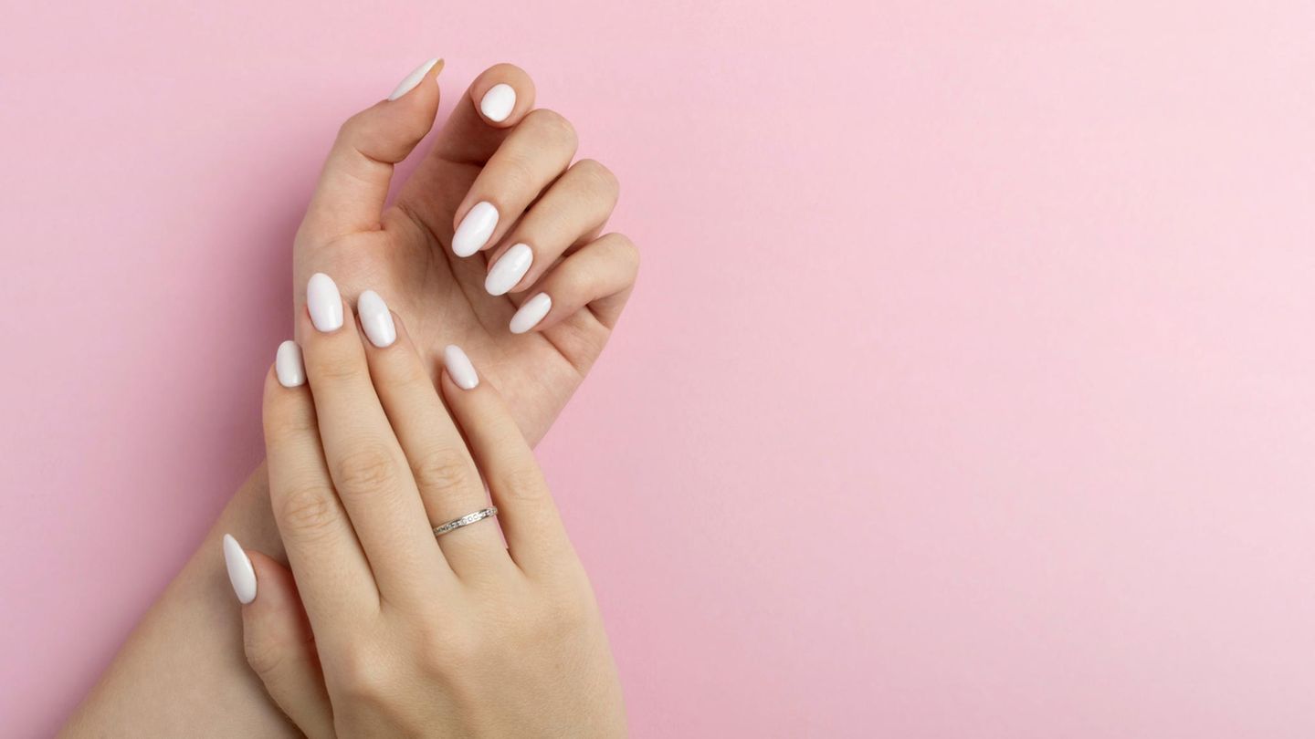 Beauty trick: With the Italian manicure, your nails will look longer
+2023