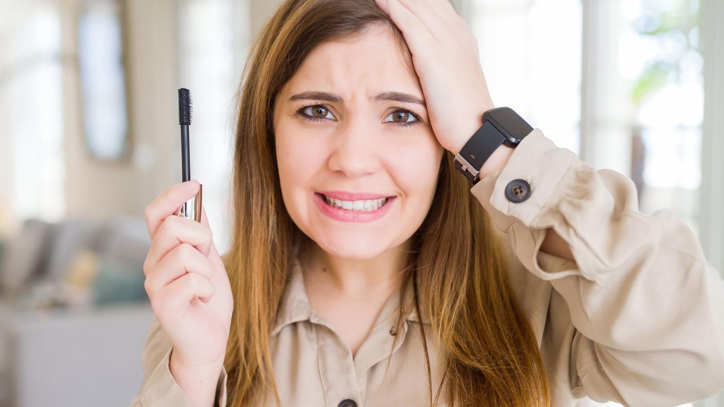 Mascara Fail: This is how mascara makes you look older
+2023