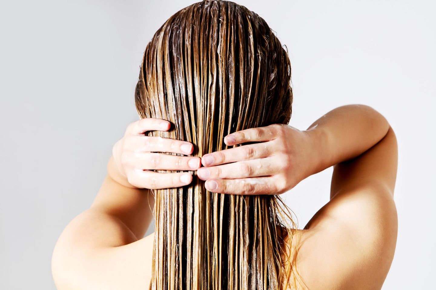 TikTok beauty trend: sugar water for the hair: an expert explains