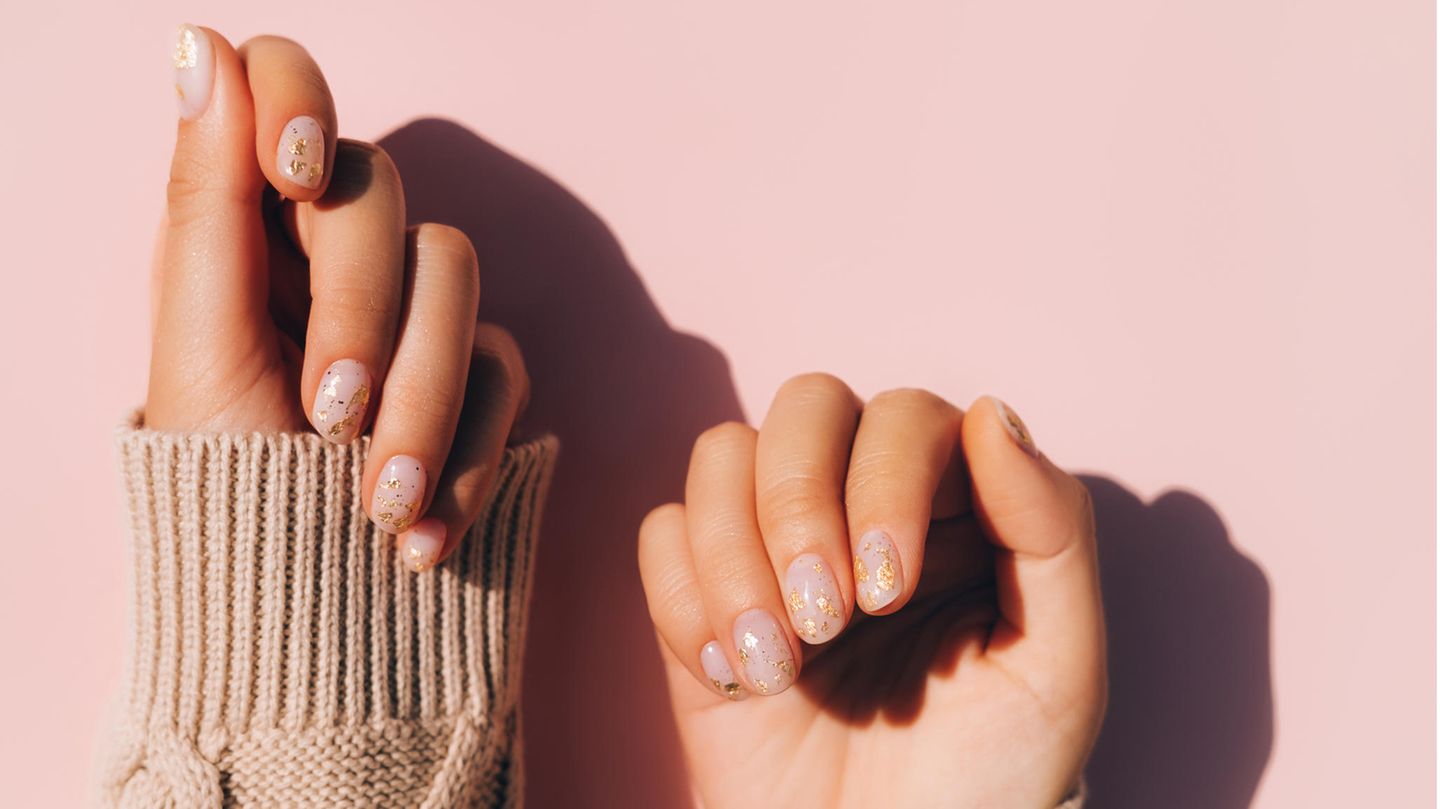 Golden Hour Nails: The glamorous manicure for brides
+2023