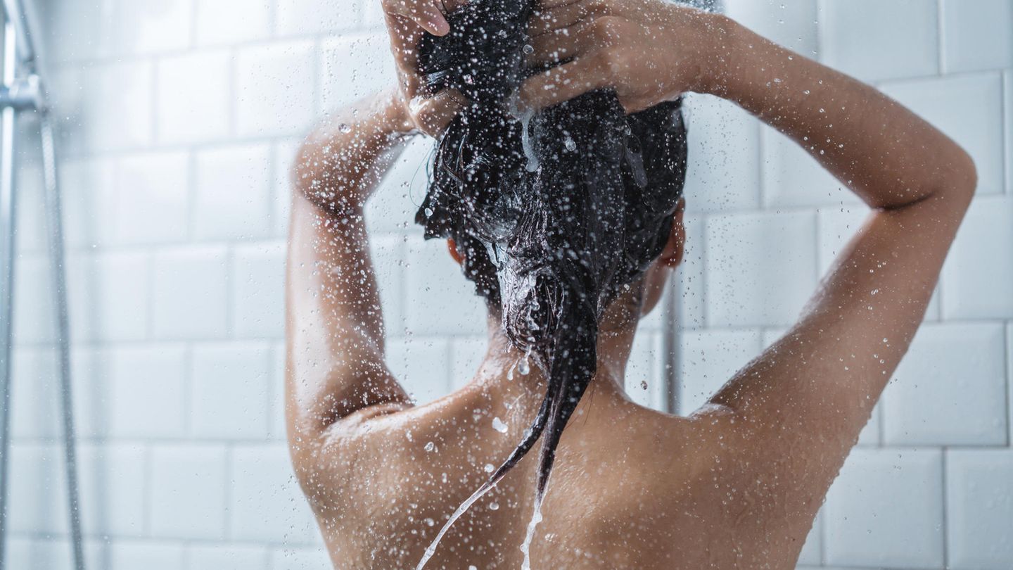 Shampoo hack: How the 60/180 rule optimally cares for your hair
+2023