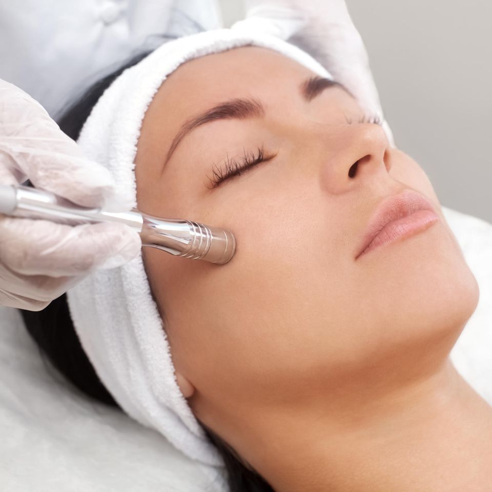 Microdermabrasion: woman undergoing treatment